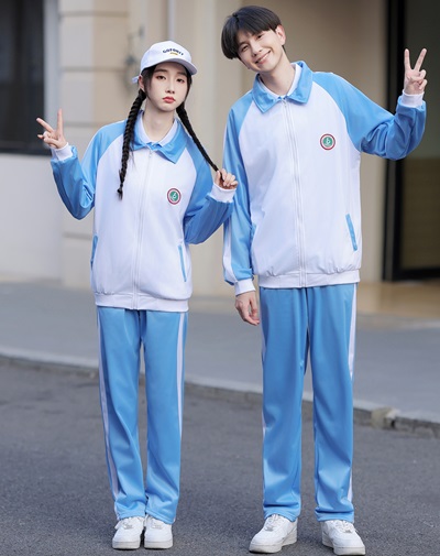 中小(xiǎo)學校(xiào)服定制(zhì)